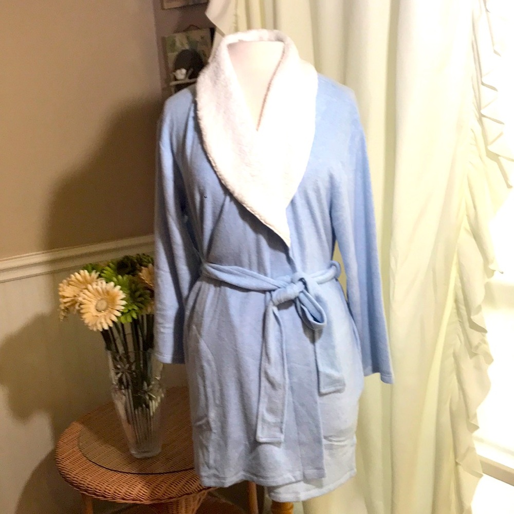 NWT POWDER BLUE ROBE SHAWL COLLAR TIE BELT. SMALL